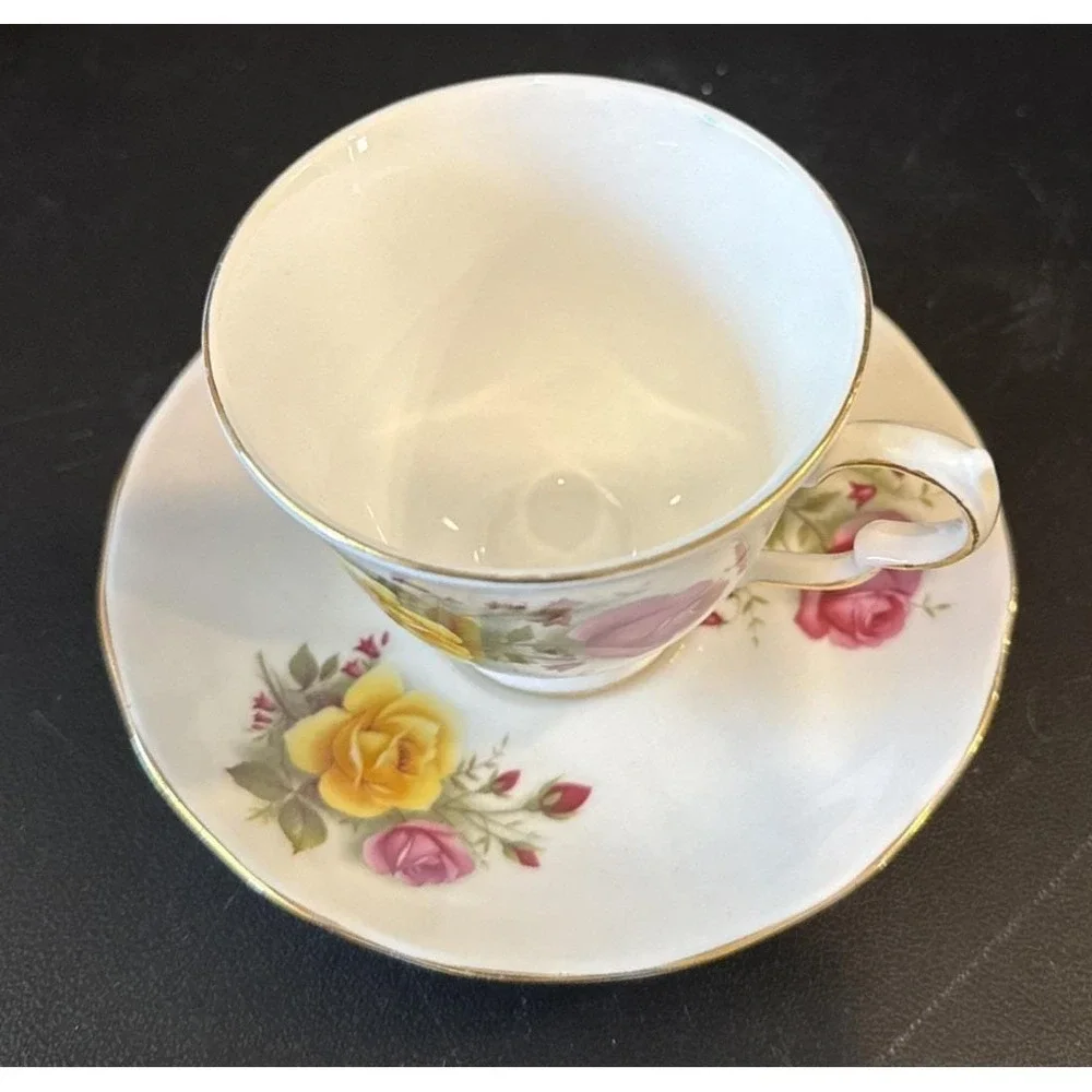 Queen Anne Roses Floral Teacup Tea Cup Saucer ‎ Bone China England Vintage